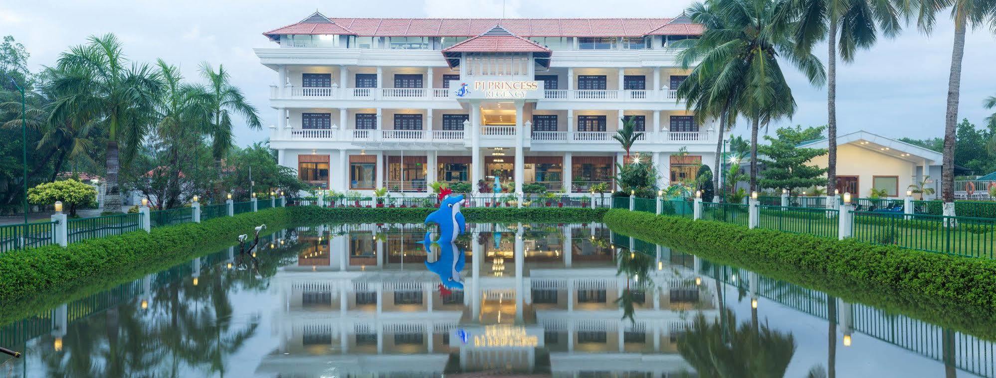 Hotel Rustic Leisures Llp Kochi Exteriér fotografie